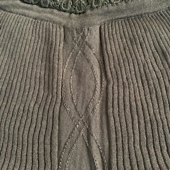 Alison Sheri ladies black stretchy top with crochet neckline and sleeves - Picture 4 of 9